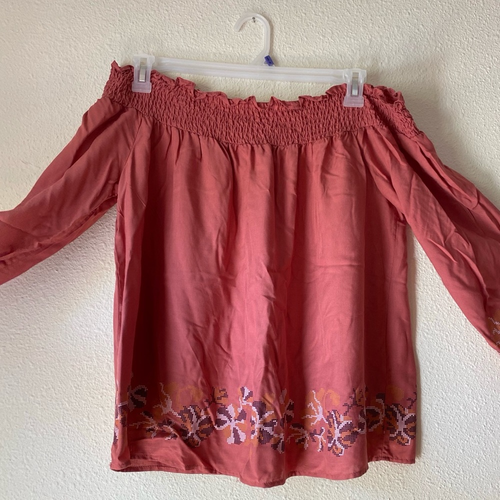 Women’s Size Large Off-the-Shoulder Tantrums Top